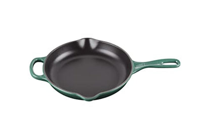 Le Creuset Signature Cast Iron Signature Iron Handle Skillet, 9", Artichaut
