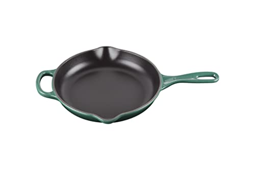 Le Creuset Signature Cast Iron Signature Iron Handle Skillet, 9", Artichaut