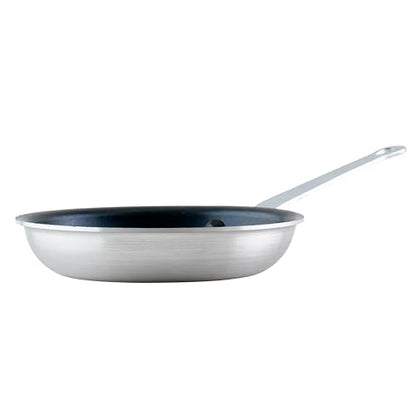 Winco Commercial-Grade Aluminium Fry Pan/Skillet, Non-Stick Finish, 7"