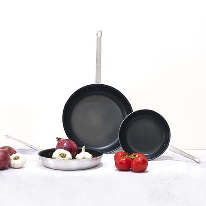Winco Commercial-Grade Aluminium Fry Pan/Skillet, Excalibur Non-Stick, 7"