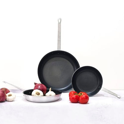 Winco Majestic 14.38" Non-Stick Frying Pan, 14 Inch, Black,Silver