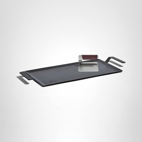 Made In Cookware - Carbon Steel Griddle + Grill Press - Professional Cookware - Crafted in Sweden - Induction Compatible