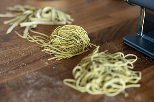 Marcato Made in Italy Atlas+Pasta Machine,Powder Blue. Chrome Plated Steel & Aluminum Rollers, Double Cutter for Lasagna, Fettuccine & Spaghetti; Durable Manual Pasta Maker for Homemade Pasta