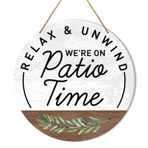 Muktoujaumai Patio Sign Decor, Patio Round Hanging Sign Decor Farmhouse Wall Decorations Outdoor Living Wood Sign for Porch, Deck, Backyard, Housewarming Gift for New House Home, We're Patio Time