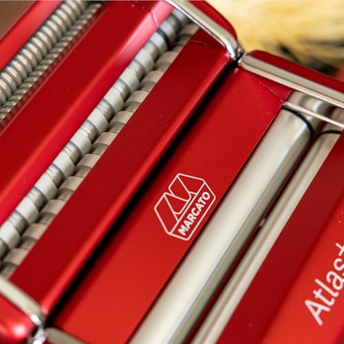 Marcato Made in Italy Atlas+Pasta Machine, Red. Chrome Plated Steel & Aluminum Rollers, Double Cutter for Lasagna, Fettuccine & Spaghetti; Durable Manual Pasta Maker for Homemade Pasta