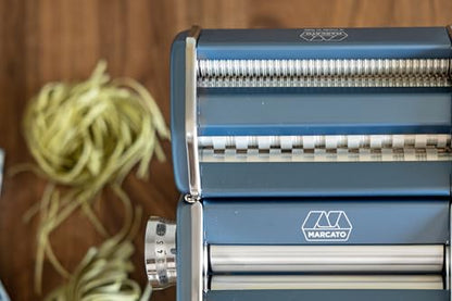 Marcato Made in Italy Atlas+Pasta Machine,Powder Blue. Chrome Plated Steel & Aluminum Rollers, Double Cutter for Lasagna, Fettuccine & Spaghetti; Durable Manual Pasta Maker for Homemade Pasta