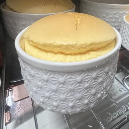 Mosuji 10 oz Set of 4 Oven-Safe Porcelain Ramekins with Lids, Large White Souffle and Creme Brulee Baking Dishes, Ramekin Bowls for Sauce and Dessert