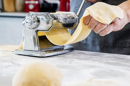 Imperia IPasta Classic Line. Pasta Machine 100% Made in Italy. Fresh pasta machine in steel. Manual roller with crank. Creates dough sheets for Lasagne, Tagliolini, Fettuccine. (End of line)