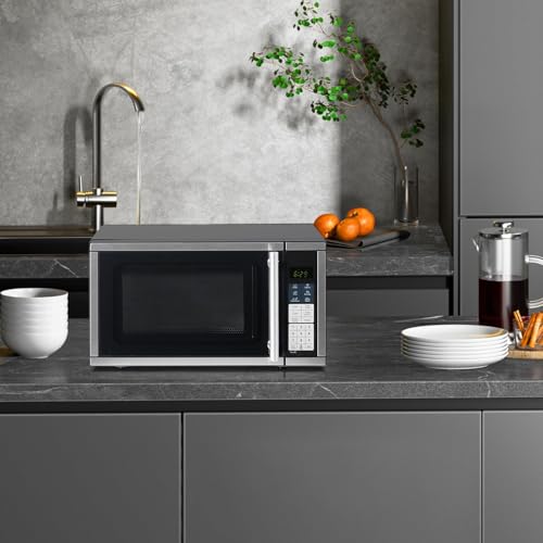 Countertop Microwave Ovens 0.7 Cu. Ft. 700 Watts Microwave Oven With LED Lighting,Turntable and Child Lock,Compact Microwave Perfect for Apartments and Dorms,Easy Clean Interior, Black