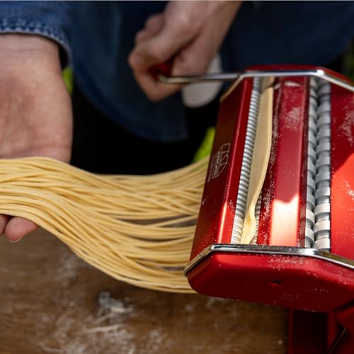 Marcato Made in Italy Atlas+Pasta Machine, Red. Chrome Plated Steel & Aluminum Rollers, Double Cutter for Lasagna, Fettuccine & Spaghetti; Durable Manual Pasta Maker for Homemade Pasta