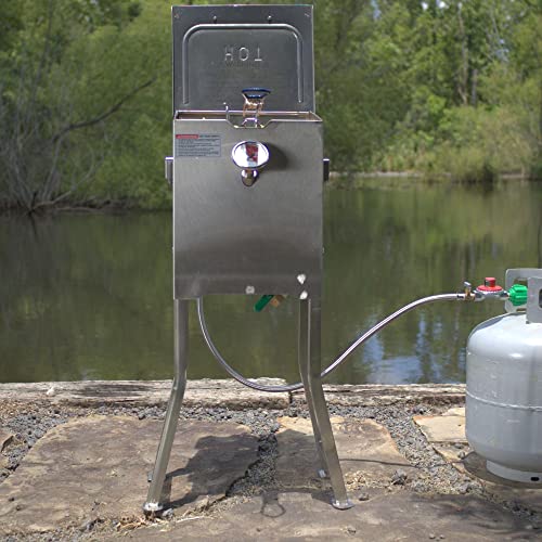 Bayou Classic 700-725 2.5-gal Stainless Bayou Fryer Freestanding or Table Top Includes Stainless Mesh Basket Fry Thermometer Drain Valve High Pressure Regulator w/ 48-in Stainless Braided LPG Hose
