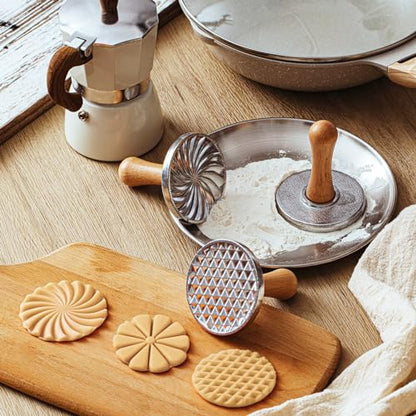 Wenqik 3 Pcs Cookie Stamps Round Metal Cookie Press Cutter Mold with Wooden Handle Baking Embossing Stamp Mold Stamper Decorating Supplies for DIY Biscuit Cakes Pastries Christmas Gift (Cute)