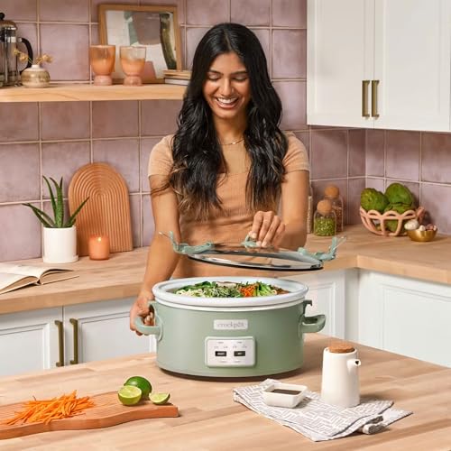 Crock-Pot Locking Lid 6qt Cook and Carry Programmable Slow Cooker Moonshine Green (Green)