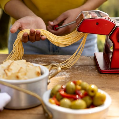 Marcato Made in Italy Atlas+Pasta Machine, Red. Chrome Plated Steel & Aluminum Rollers, Double Cutter for Lasagna, Fettuccine & Spaghetti; Durable Manual Pasta Maker for Homemade Pasta