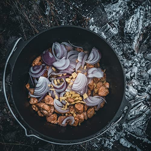 Petromax Cast Iron Dutch Oven for Cooking or Baking Outdoors Over a Campfire or in The Home Kitchen, Pre-Seasoned Cookware Conducts Heat Evenly, Flat Base, 1 Qt