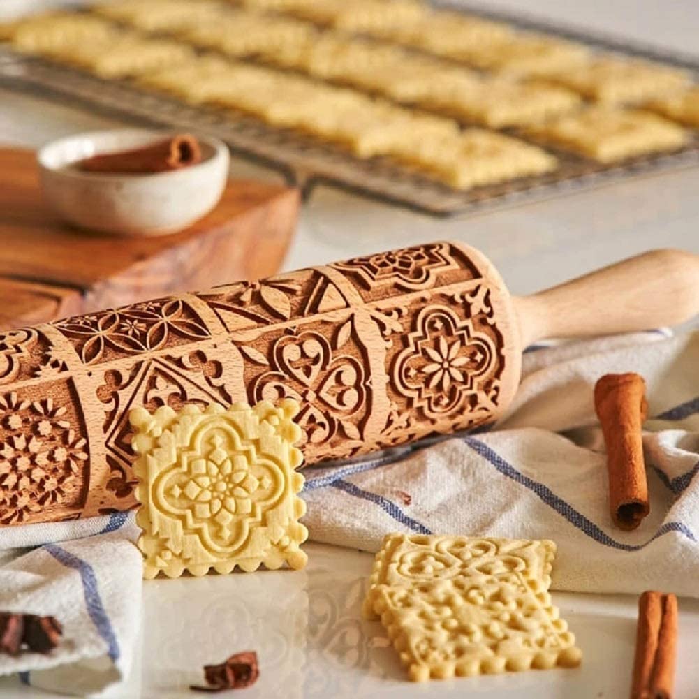 Rolling Pins for Baking, Christmas Wooden Rolling Pin, Deep Engraved Embossing Rolling Pin Kitchen Decor Tools for Baking Embossed Cookies