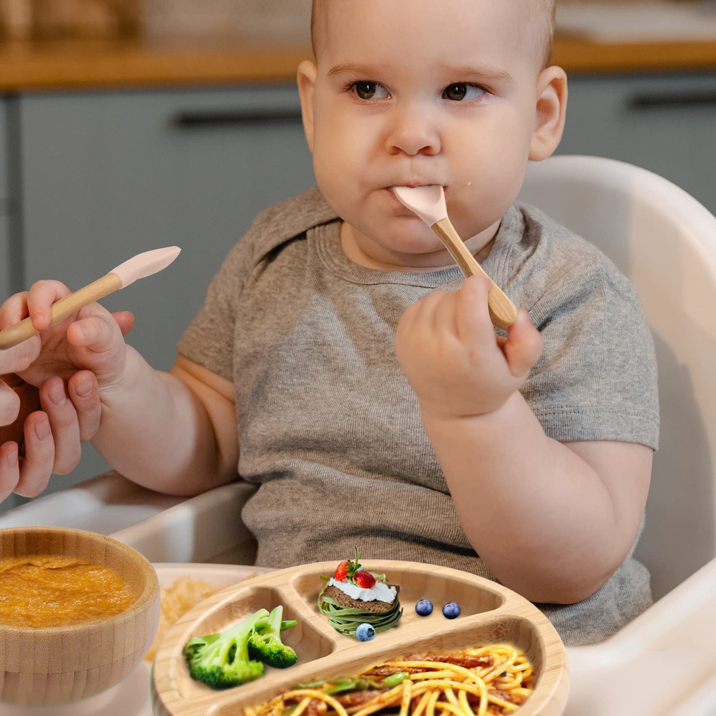 Toddler Bamboo Plates, Bowls and Spoon Set, Wooden Feeding Utensils for Infant’s Easy Self Eating at 1 Stage, Stay Put Silicone Suction Plate and Bowl and Soup Spoon for Baby Led Weaning