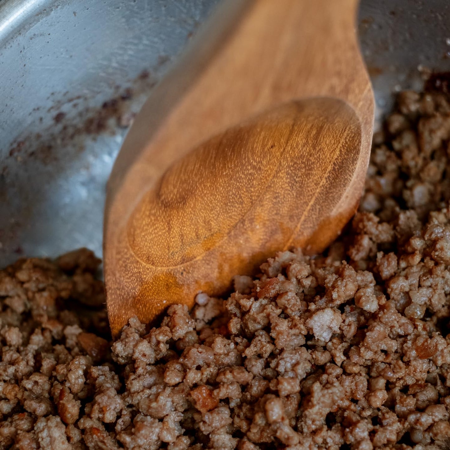 FAAY Right Hand Chopper, Wooden Spoon - Spatula, Break Up Ground Beef Utensils Made from High Moist Resistance Teak Wood for Non Stick Cookware. (Right Hand Chopper)