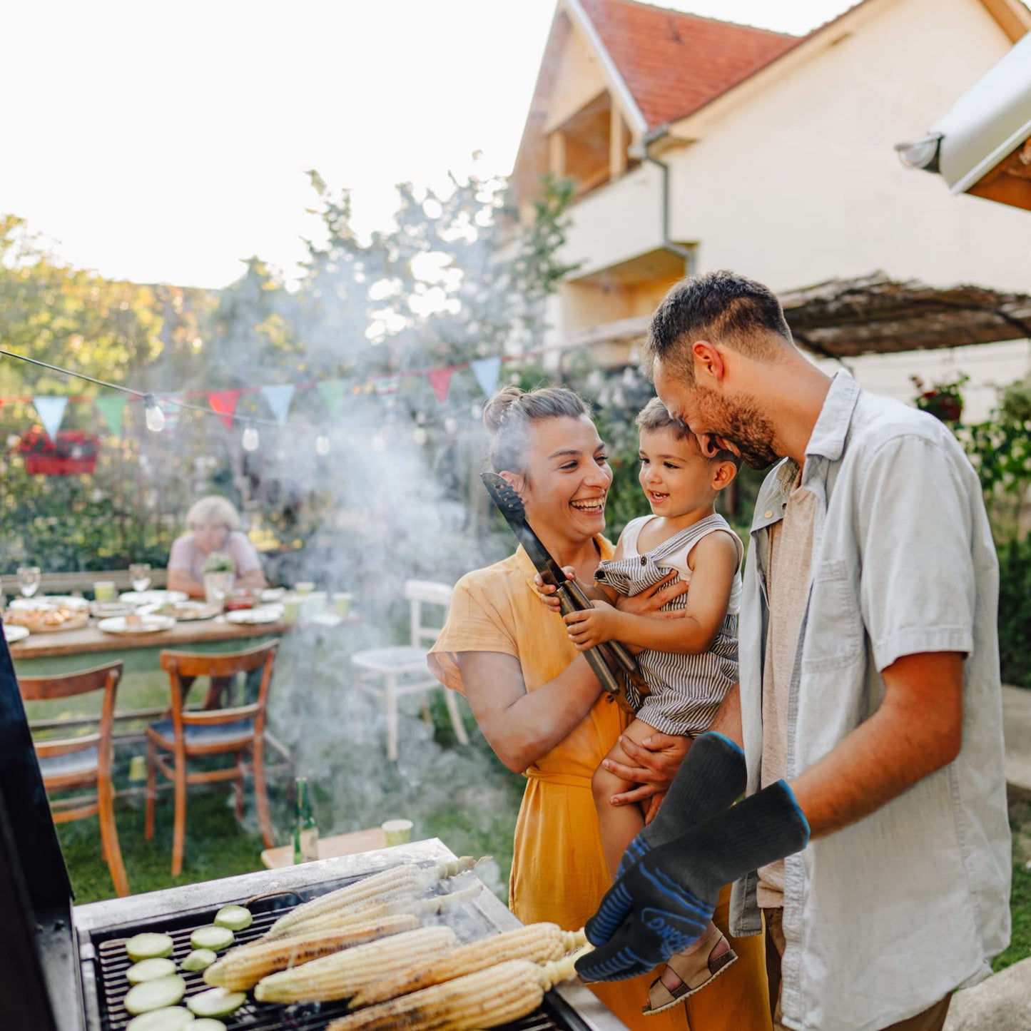 BBQ Gloves, Oven Gloves 1472℉ Extreme Heat Resistant, Grilling Gloves Silicone Non-Slip Oven Mitts, Kitchen Gloves for BBQ, Grilling, Cooking, Baking-1 Pair… (One Size Fits Most, Black)