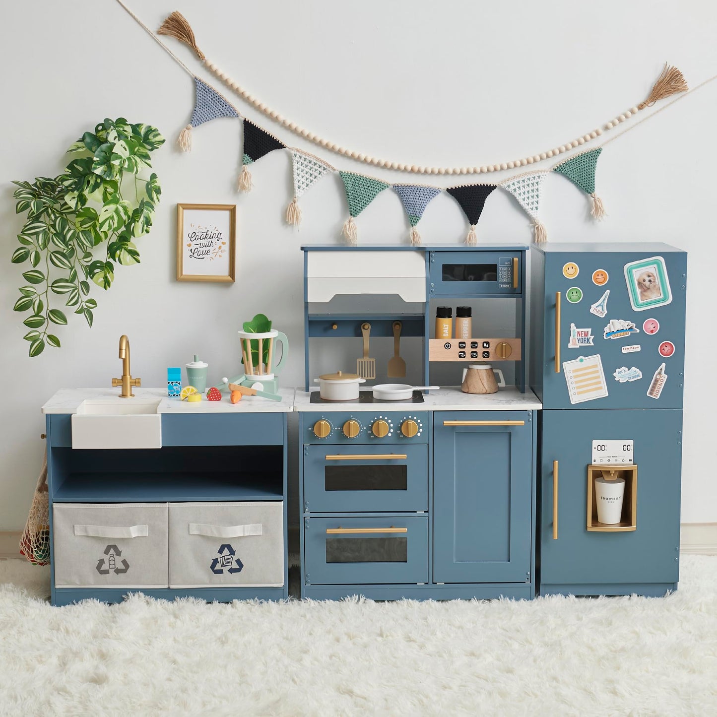 Teamson Kids Little Chef Atlanta Large Modular Wooden Play Kitchen with Interactive, Realistic Features, and 17 Kitchen Accessories, for 3yrs and up, Blue/White/Gold