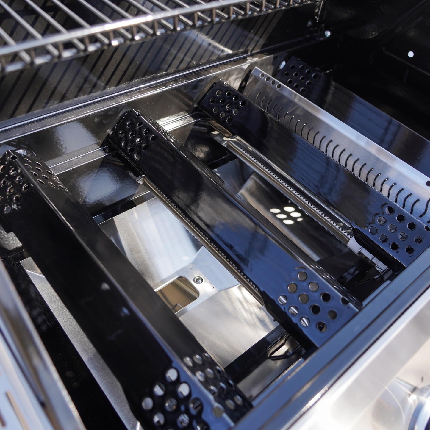 Monument Grills Outdoor Barbecue Stainless Steel 4 Burner Propane Gas Grill, 62,000 BTU Patio Garden Barbecue Grill with Side Burner and Knob Controls, Mesa415BZ