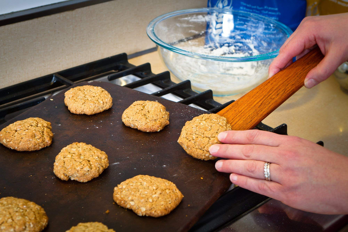 Earlywood 10 inch Handmade Wood Cooking Utensil for Kitchen, Multi-Purpose and Egg Turner, Cast Iron Scraper and Wood Saute Spatula - Made in USA - Bloodwood