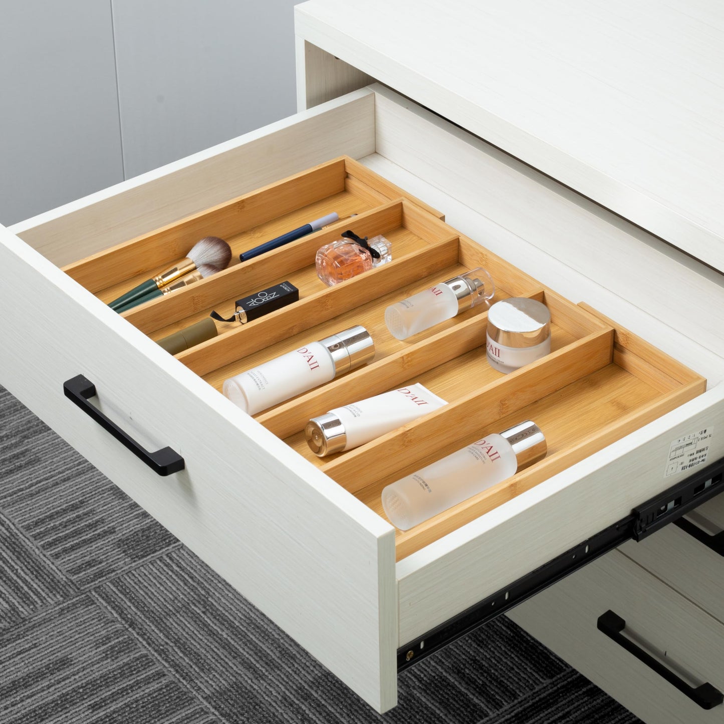 Utoplike Bamboo Expandable Kitchen Drawer Organizer, Adjustable Utensil Holder and Cutlery Tray Organiser, Drawer Divider for Silverware, Flatware, Knives in Kitchen, Bedroom, Living Room, 5 Slot