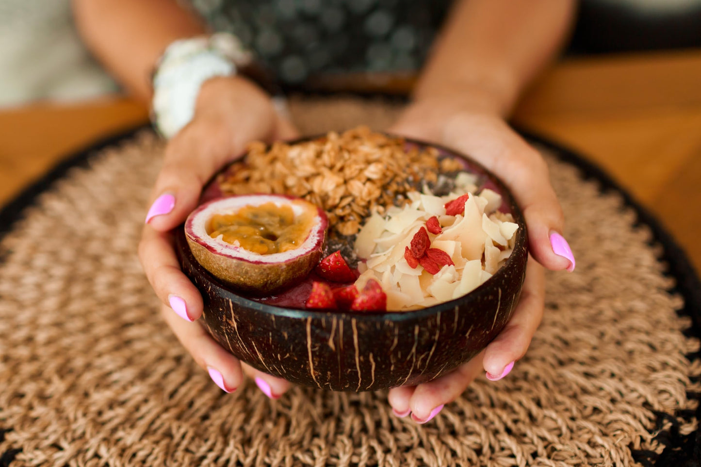 cocovibes 4 Handcrafted Wooden Bowls for Food Coconut Bowl Set with Spoons & Anti-Tip Coconut Rings perfect for Smoothie Bowls, Yogurt or Cereals - CookCave