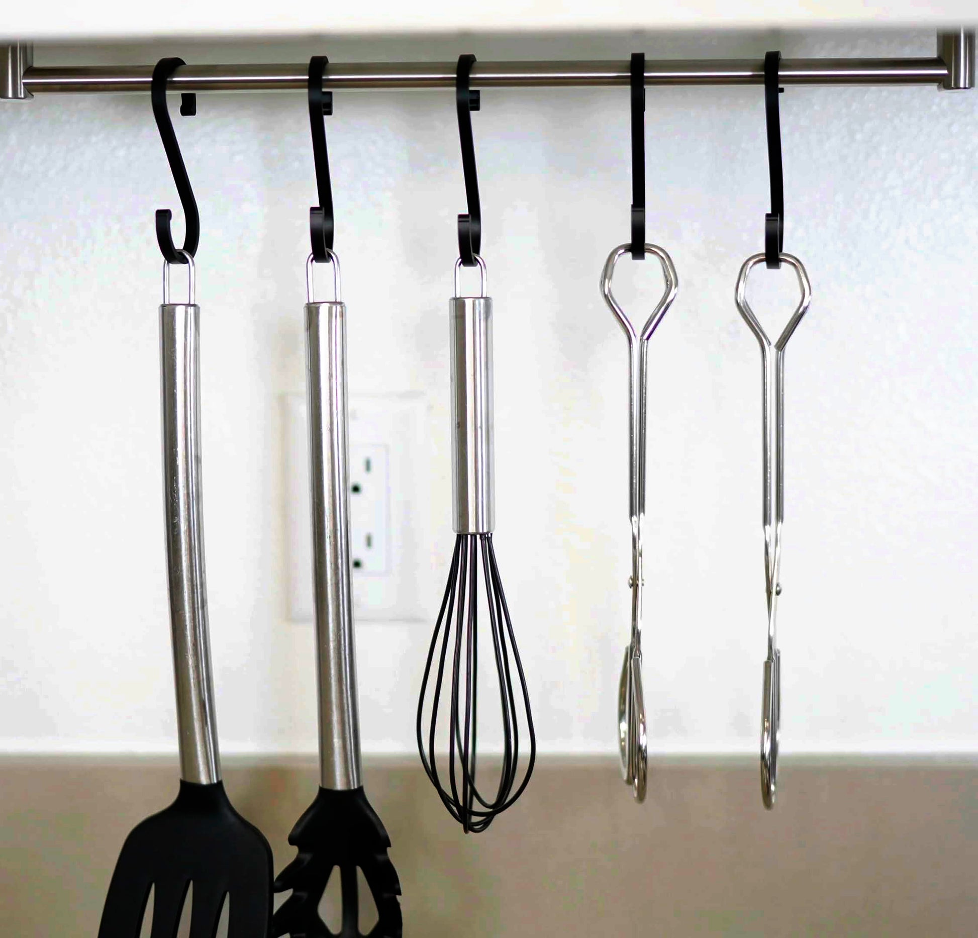 Hiash 9-Inch Heavy Duty Stainless Steel Kitchen Tongs - Comfortable Ergonomic Grip, Scissor Design, Heat Resistant for BBQ and Cooking - CookCave