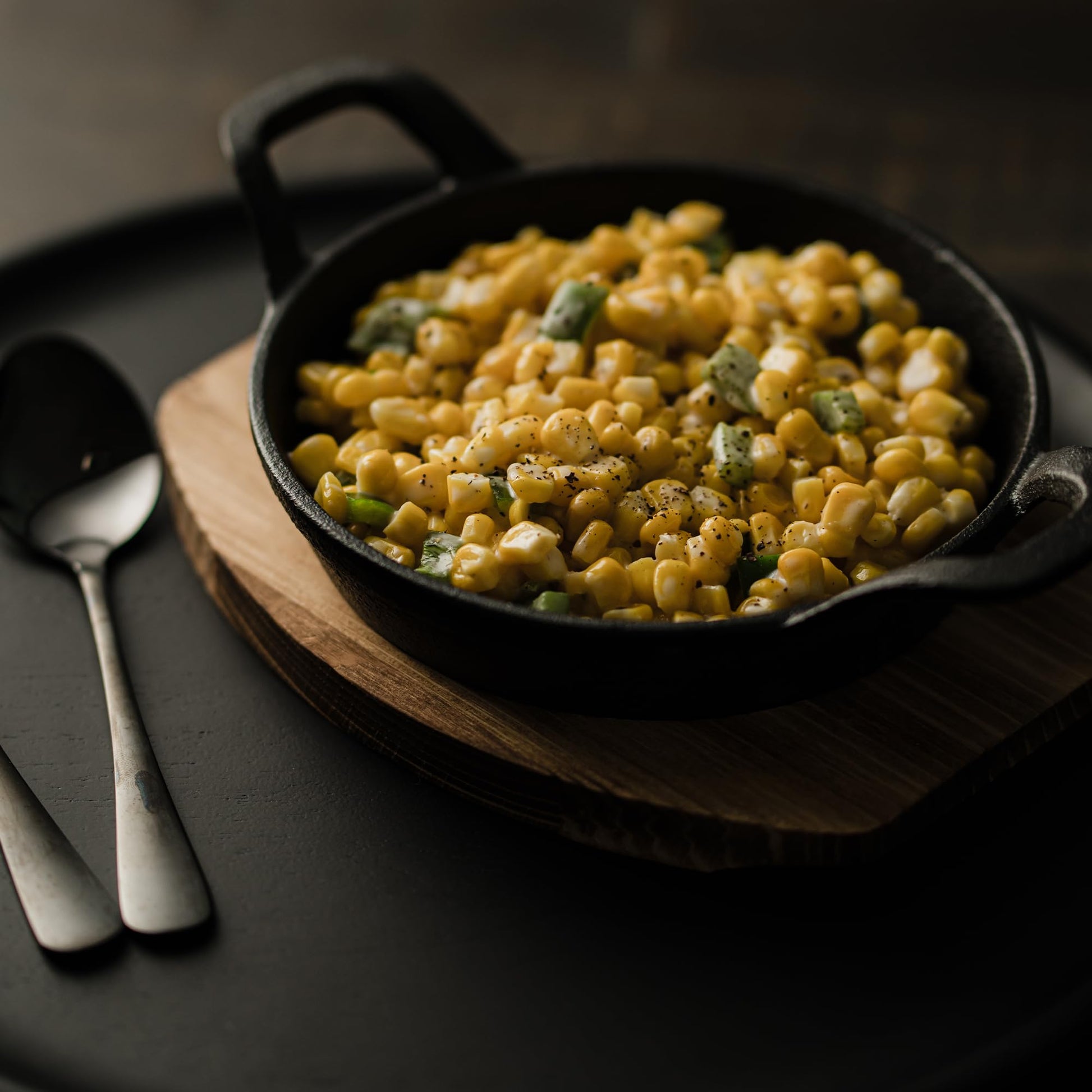 Masterbuilt® 40-inch ThermoTemp Propane Gas Vertical BBQ Smoker with Analog Temperature Control and 960 Cooking Square Inches in Black, Model MB20051316 - CookCave