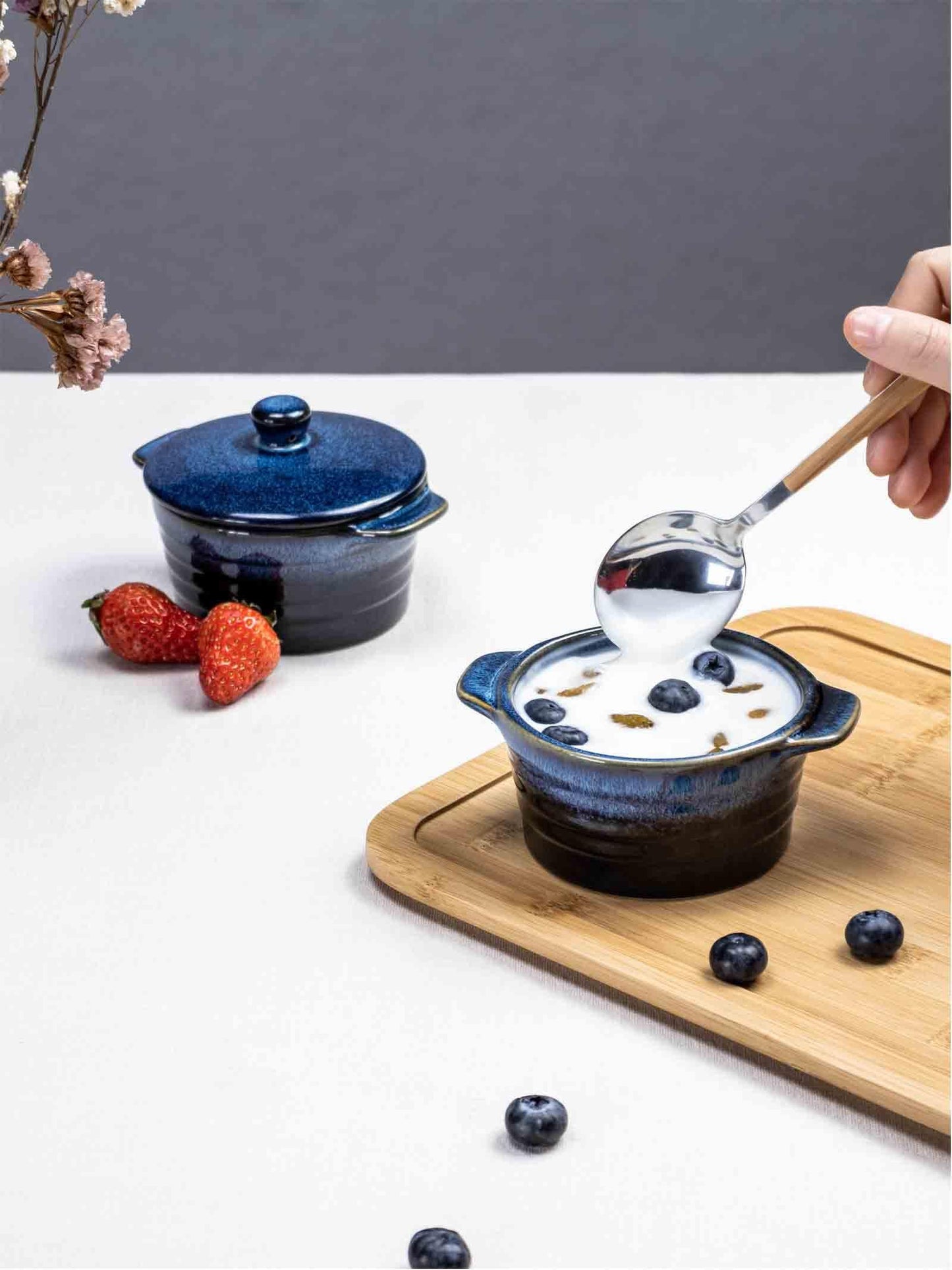 Henten Home Ceramic 8 oz Ramekins with Lid, Porcelain Mini Cocotte with Handle Set of 4, Reactive Glaze Samll Casseroles Dishfor Baking, Custard Cup, Pudding, Crème brûlée (Deep Blue) - CookCave