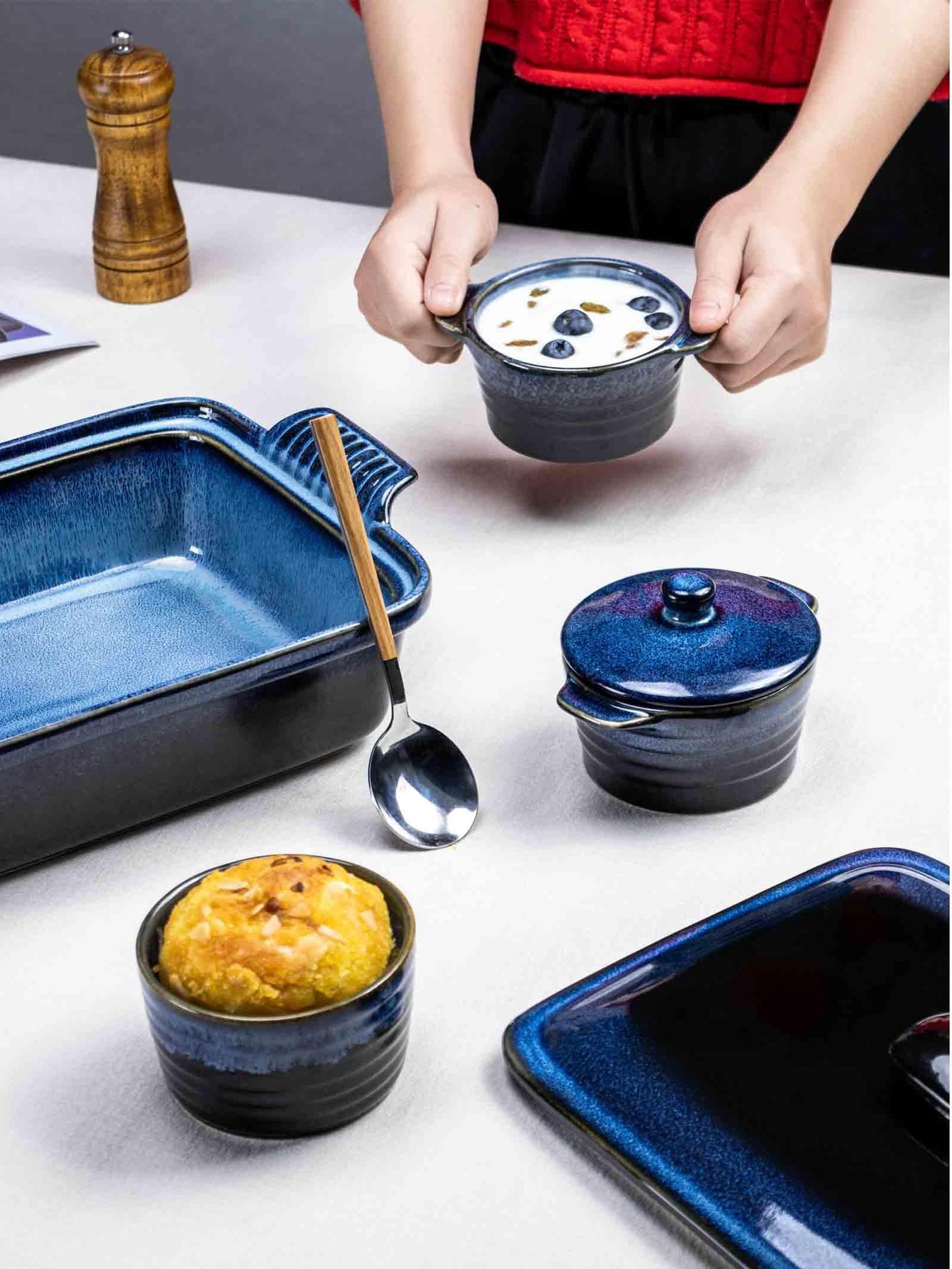 Henten Home Ceramic 8 oz Ramekins with Lid, Porcelain Mini Cocotte with Handle Set of 4, Reactive Glaze Samll Casseroles Dishfor Baking, Custard Cup, Pudding, Crème brûlée (Deep Blue) - CookCave