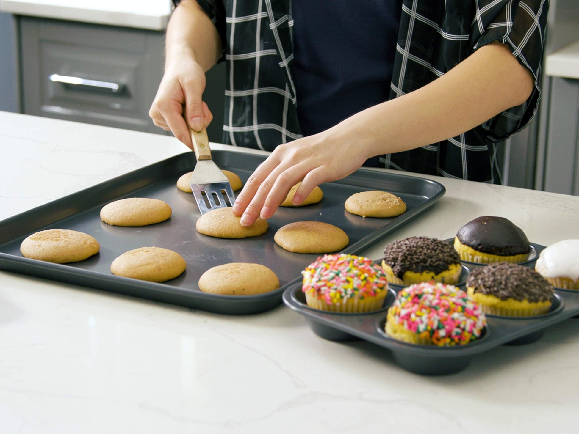 Elbee Home 8-Piece Nonstick Aluminized Steel, Space Saving Baking Set , With Deep Roasting Pan, Cookie Sheet, Cake Pans, Muffin Pans and Baking Pan PFOA & PFOS Free - CookCave