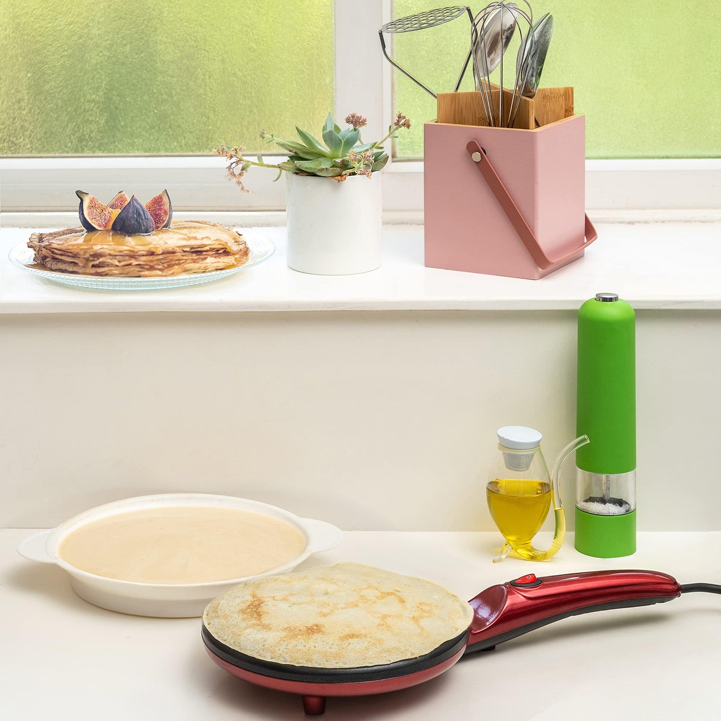 Moss & Stone Electric Crepe Maker, Pan Apo Portable Crepe Maker & Hot Plate Cooktop On/Off Switch, Nonstick Coating, Automatic Temperature Control, Easy To Use For Pancakes, Blintz, Chapati - CookCave