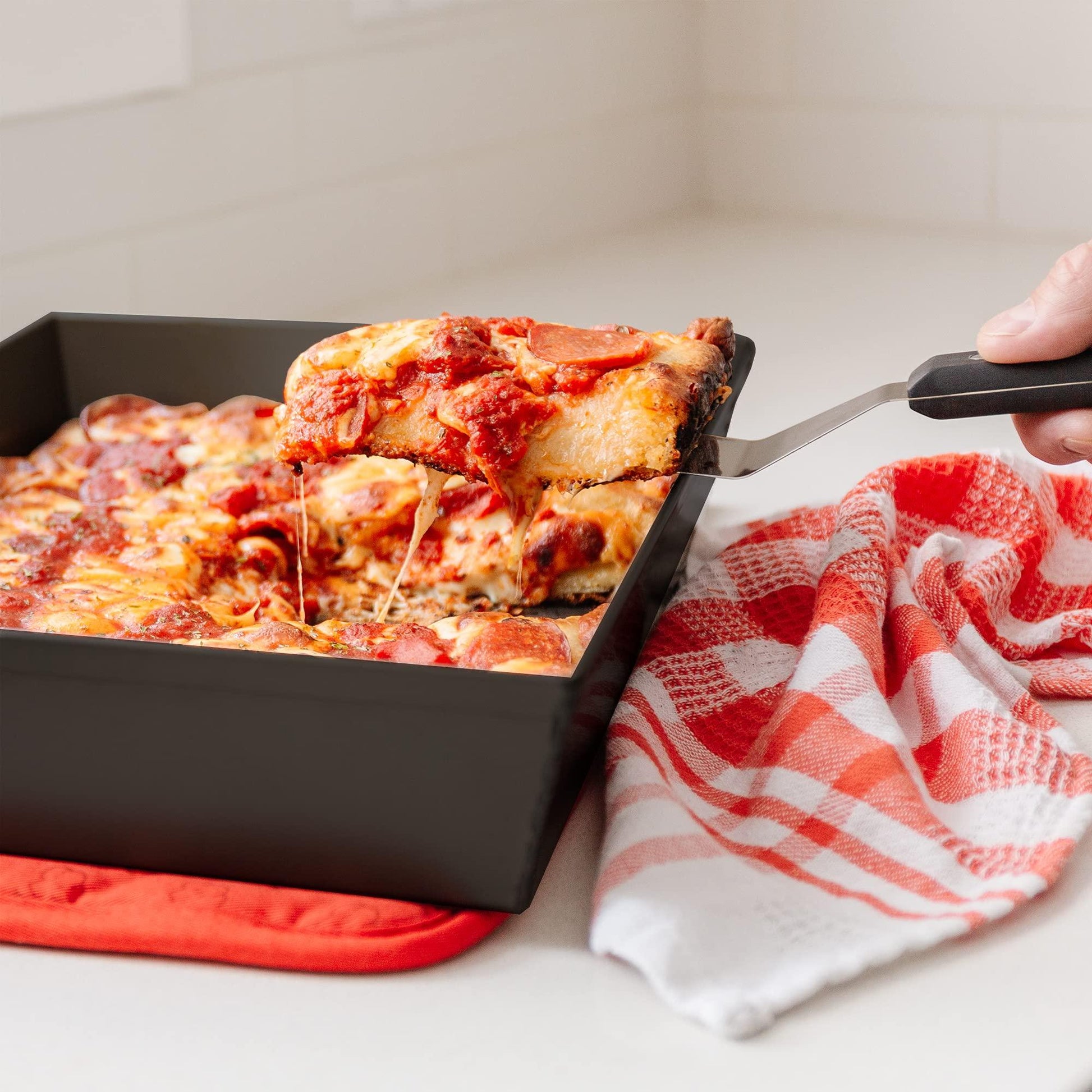 Chef Pomodoro Detroit Style Pizza Pan, 14 x 10-Inch, Hard Anodized Rectangular Aluminum Deep Dish Pizza Pan, Pre-Seasoned Bakeware Kitchenware - CookCave