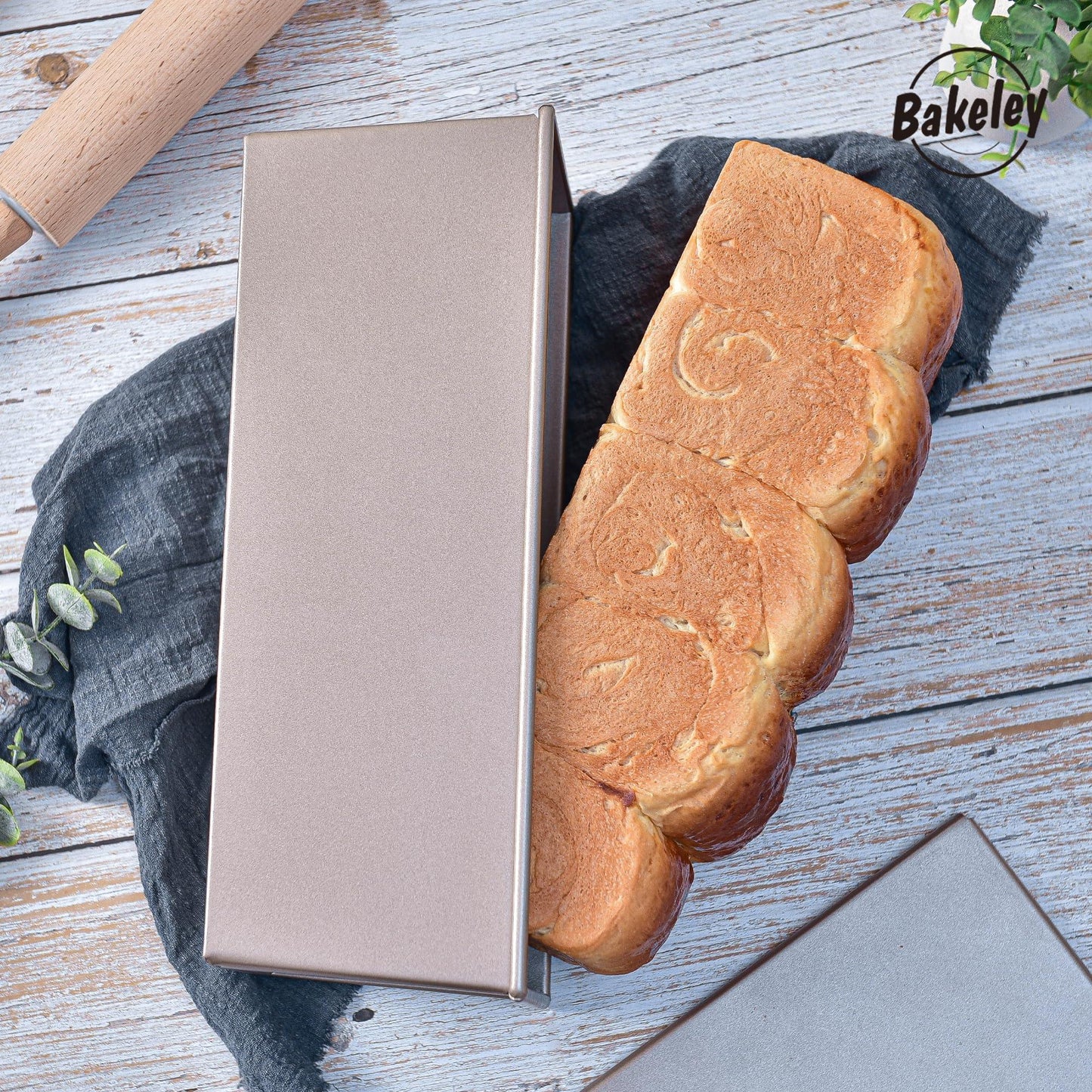 Bakeley Commercial Pullman Loaf Pan with Lid, Dough Capacity Non-stick Rectangle Flat Toast Box for Oven Baking 13.6"×5.4"×4.7"(Champagne Gold) - CookCave